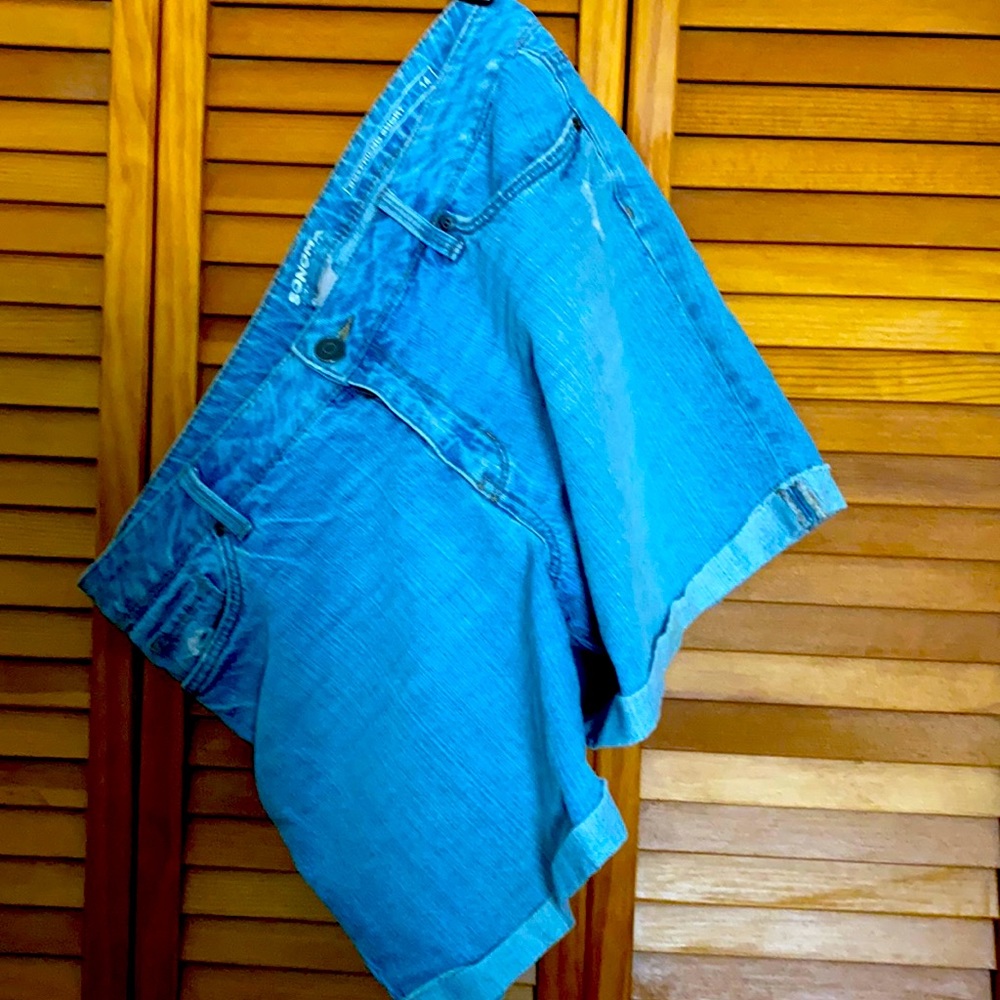Boyfriend short